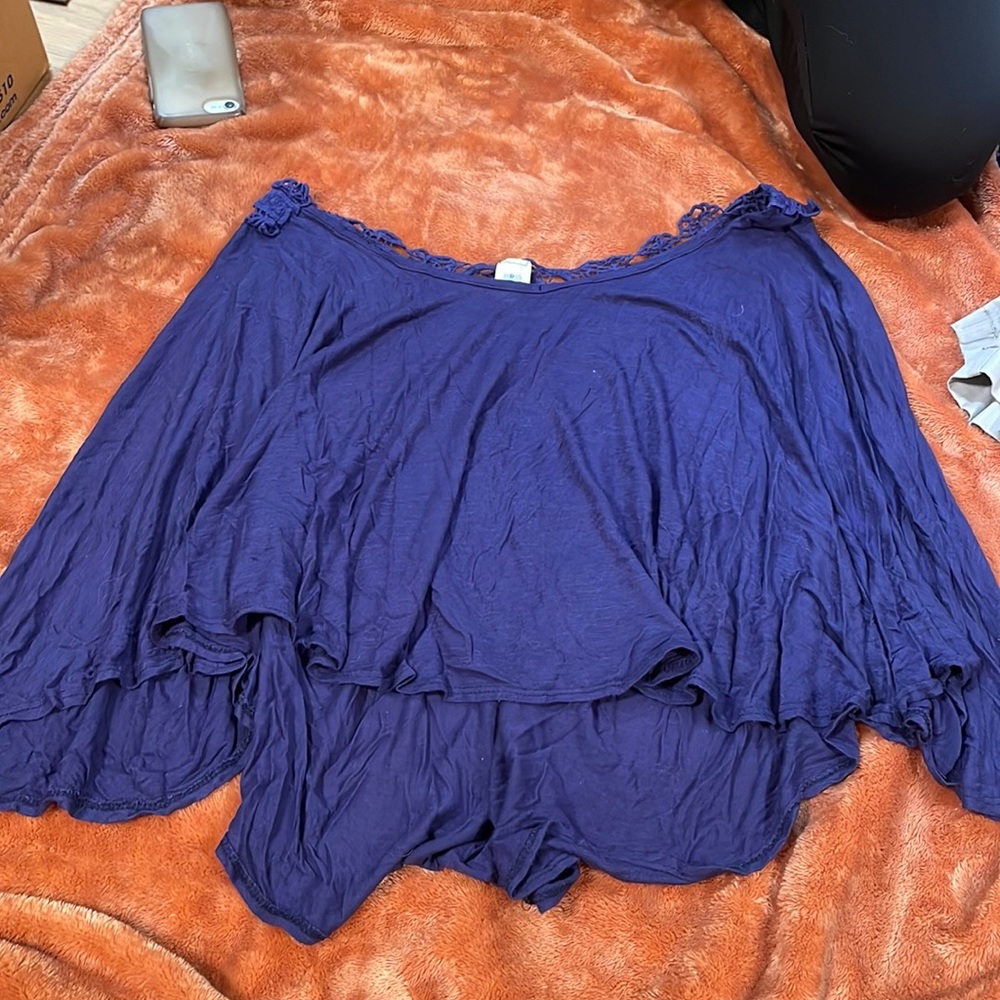 Blue flowy crop top